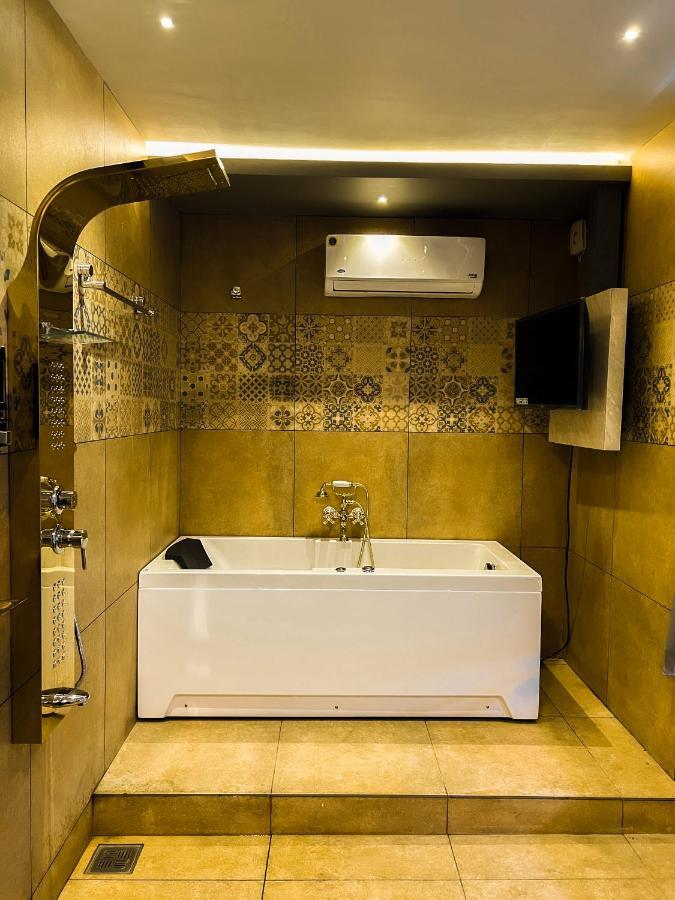 Bbc Luxury Apartments Perintalmanna Exterior photo